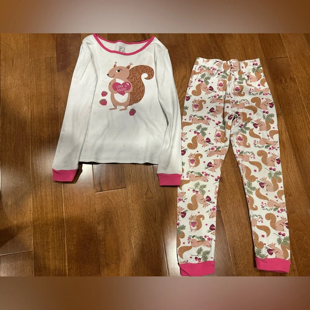 Adorable Squirrel Print Kids Pajamas - White and Pink